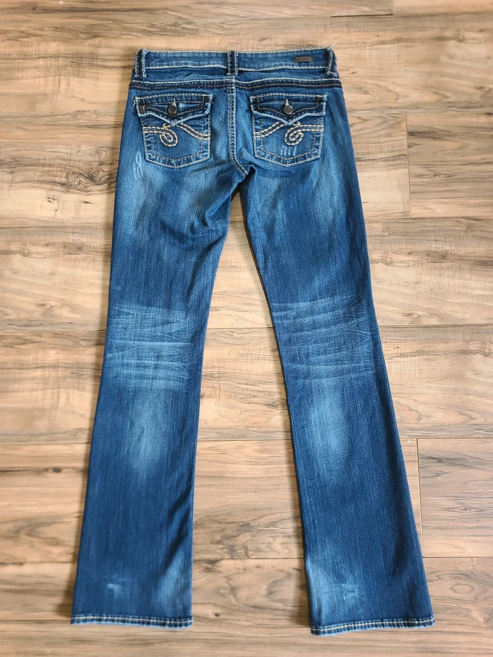*SOLD*See Thru Soul Jeans 26in Bootcut Medium Wash With Flap Embroidered Pockets - Picture 4 of 8